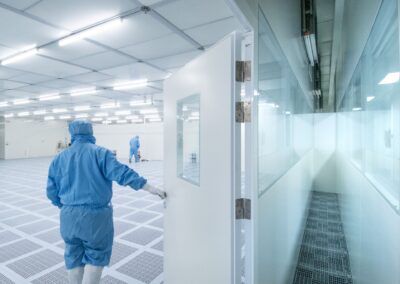 Salle propre, porte battante, résille FFU